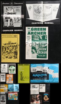 9a0529 LOT OF 18 UNCUT PRESSBOOKS 1950s-1970s advertising for a variety of different movies!