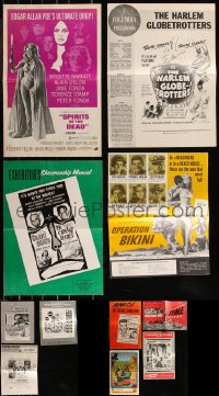 9a0533 LOT OF 15 UNCUT PRESSBOOKS 1950s-1960s advertising for a variety of different movies!