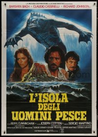 9b1183 SOMETHING WAITS IN THE DARK Italian 1p 1980 art of Fishman monster looming over top stars!
