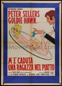 9b1217 THERE'S A GIRL IN MY SOUP Italian 1p 1971 different art of Sellers & naked Goldie Hawn!