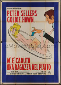 9b0641 THERE'S A GIRL IN MY SOUP Italian 2p 1971 best different art of naked Goldie Hawn on platter!