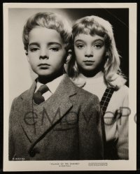 9c0996 VILLAGE OF THE DAMNED 2 8x10 stills 1960 both great images with those really creepy kids!