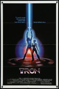 9d0948 TRON 1sh 1982 Walt Disney sci-fi, Jeff Bridges in a computer, cool special effects!