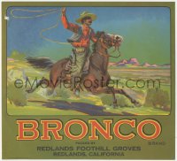 9g0966 BRONCO 10x11 crate label 1940s great art of cowboy swinging his lasso from moving horse!