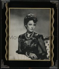 9g0197 GENE TIERNEY photo in 10x12 reverse painted glass frame 1940s great close portrait!