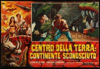 9h1382 AT THE EARTH'S CORE Italian 18x26 pbusta 1976 Edgar Rice Burroughs, Cushing faces monster!