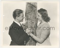 9j1208 BABES IN ARMS deluxe 8x10 still 1939 Judy Garland & Mickey Rooney by heart carved on tree!