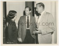 9j1388 LOVE IN THE AFTERNOON candid 8x10.25 still 1957 Audrey Hepburn with husband Ferrer & Cooper!