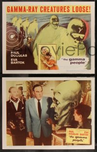 9j1040 GAMMA PEOPLE 8 LCs 1956 G-gun paralyzes nation, w/ great tc image of hypnotized Gamma people!