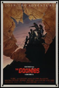9k0774 GOONIES 1sh 1985 Josh Brolin, teen adventure classic, cool treasure map art by John Alvin!