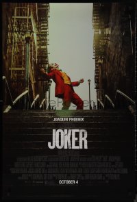 9k0840 JOKER advance DS 1sh 2019 Joaquin Phoenix as the DC Comics villain at the top of the steps!