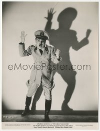 9p0681 GREAT DICTATOR 7.5x9.75 still 1940 Charlie Chaplin as crazed Hitler-like Hynkel by shadow!
