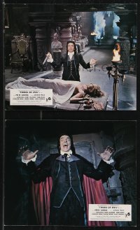 9p0786 TWINS OF EVIL 2 color English FOH LCs 1972 Hammer horror, Collinsons are Twins of Dracula!