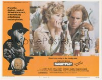9p1110 FAMILY PLOT LC #4 1976 Alfred Hitchcock, close up of Barbara Harris & bewildered Bruce Dern!