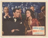 9p1146 HOUSE OF STRANGERS LC #5 1949 close up of Richard Conte & Susan Hayward at show in theater!