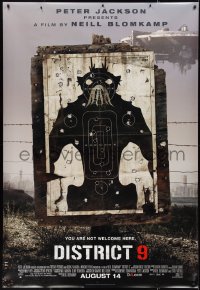 9r0100 DISTRICT 9 DS bus stop 2009 Neill Blomkamp, cool image of spaceship, you are not welcome here!