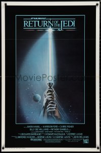 9r1363 RETURN OF THE JEDI int'l 1sh 1983 George Lucas, art of hands holding lightsaber by Reamer!