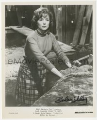 9s0918 BARBARA SHELLEY signed 8x10 still 1967 great close up from Hammer's Quatermass and the Pit!