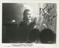 9s0935 BURT REYNOLDS signed 8x10 still 1981 great image pointing his finger from Sharky's Machine!
