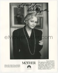 9s0954 DEBBIE REYNOLDS signed 8x10 still 1996 great close portrait later in her career from Mother!