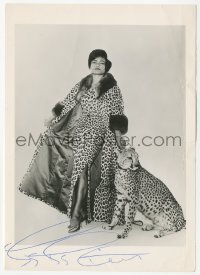 9s0966 EARTHA KITT signed 5x7 publicity still 1950s wearing leopard print with a real leopard by her!
