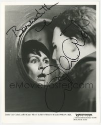 9s1030 JAMIE LEE CURTIS signed 8x10 still 1998 c/u scared of Michael Myers in Halloween: H20!