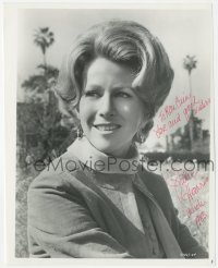 9s1056 JULIE HARRIS signed 8.25x10.25 still 1968 great smiling close up when she made The Split!