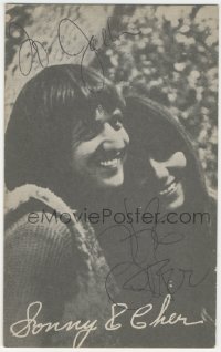 9s0666 CHER signed arcade card 1960s great happy portrait with her husband Sonny Bono!