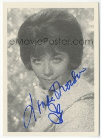 9s0625 LINDA THORSON signed trading card #47 1992 she replaced Diana Rigg in TV's The Avengers!
