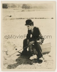 9t0849 CHARLIE CHAPLIN 8x10 key book still 1928 great Tramp portrait on egg crate in The Circus!