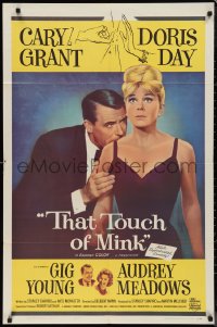 9t2060 THAT TOUCH OF MINK 1sh 1962 great close up art of Cary Grant nuzzling Doris Day's shoulder!