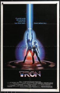 9t2109 TRON 1sh 1982 Walt Disney sci-fi, Jeff Bridges in a computer, cool special effects!
