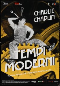 9w0392 MODERN TIMES Italian 1sh R2014 best different image of Charlie Chaplin and many gears!