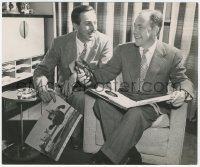 9y1328 SONG OF THE SOUTH candid 7.25x8.75 still 1946 Walt Disney laughing with visitor Johnny Mercer!