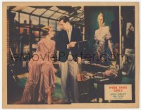 9y0894 WEEK ENDS ONLY LC 1932 pretty Joan Bennett is more interested in Ben Lyon than her portrait!
