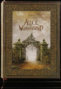 9y0332 ALICE IN WONDERLAND nested books 2010 Tim Burton, the 4th book contains a key!