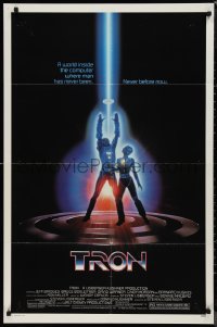 9y1733 TRON 1sh 1982 Walt Disney sci-fi, Jeff Bridges in a computer, cool special effects!