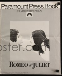 9y0548 ROMEO & JULIET pressbook 1969 Franco Zeffirelli's version of William Shakespeare's play