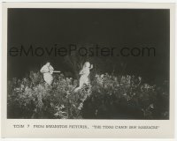 1a1448 TEXAS CHAINSAW MASSACRE 8x10.25 still #7 1974 Leatherface chasing Marilyn Burns in the dark!