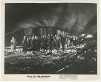 1a1574 WAR OF THE WORLDS 8.25x10 still 1953 Gene Barry & crowd examine crashed alien ship in city!