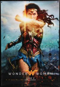1a0426 WONDER WOMAN DS bus stop 2017 image of sexiest Gal Gadot in title role in battle!