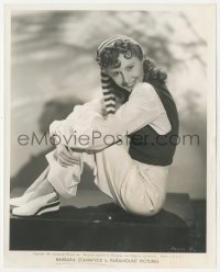 1b2200 BARBARA STANWYCK 8x10 still 1941 wearing one of 25 costumes for her role in The Lady Eve!