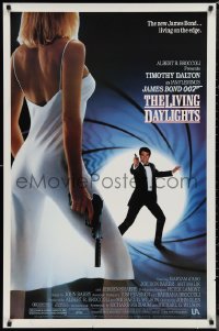 1c1269 LIVING DAYLIGHTS 1sh 1987 great image of Dalton as James Bond 007 & sexy Maryam d'Abo w/gun!
