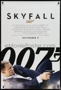 1c1403 SKYFALL advance DS 1sh 2012 November 9 style, Daniel Craig as James Bond on back shooting gun!
