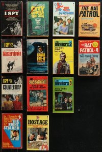 1d0745 LOT OF 13 PAPERBACK BOOKS 1960s-1970s Hawaii Five-0, I Spy, City Under the Sea & more!
