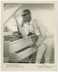 1f2392 STEVIE WONDER 8.25x10 music publicity still 1960s wonderful image smiling by piano!