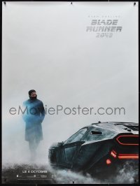 1g0132 BLADE RUNNER 2049 2 teaser French 1ps 2017 cool image of Ryan Gosling standing by car!