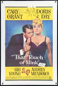 1h1383 THAT TOUCH OF MINK linen 1sh 1962 great close up art of Cary Grant nuzzling Doris Day's shoulder!