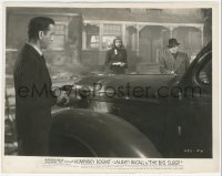 1j1429 BIG SLEEP 8x10.25 still 1946 Lauren Bacall, Humphrey Bogart pointing gun at Steele by car!