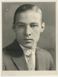 1j1535 RUDOLPH VALENTINO deluxe 7.5x10 still 1920s head & shoulders portrait of the Hollywood legend!